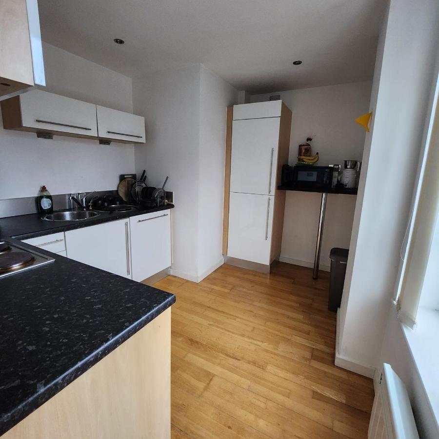 Shared Apartment - Walking From Leeds City Center Εξωτερικό φωτογραφία