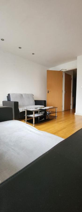 Shared Apartment - Walking From Leeds City Center Εξωτερικό φωτογραφία