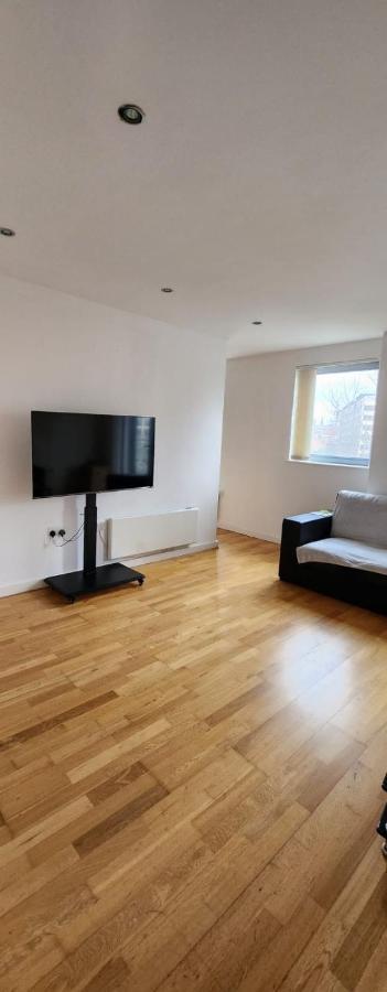 Shared Apartment - Walking From Leeds City Center Εξωτερικό φωτογραφία