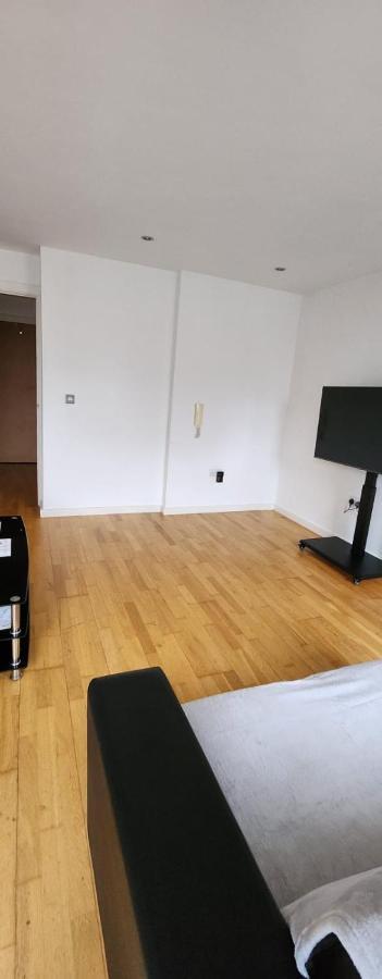 Shared Apartment - Walking From Leeds City Center Εξωτερικό φωτογραφία