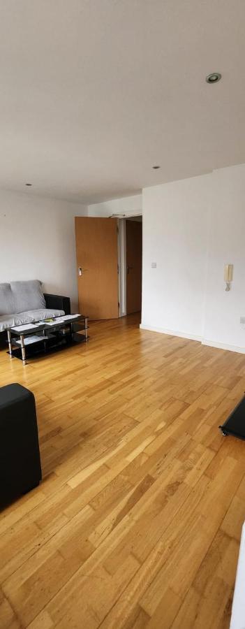 Shared Apartment - Walking From Leeds City Center Εξωτερικό φωτογραφία